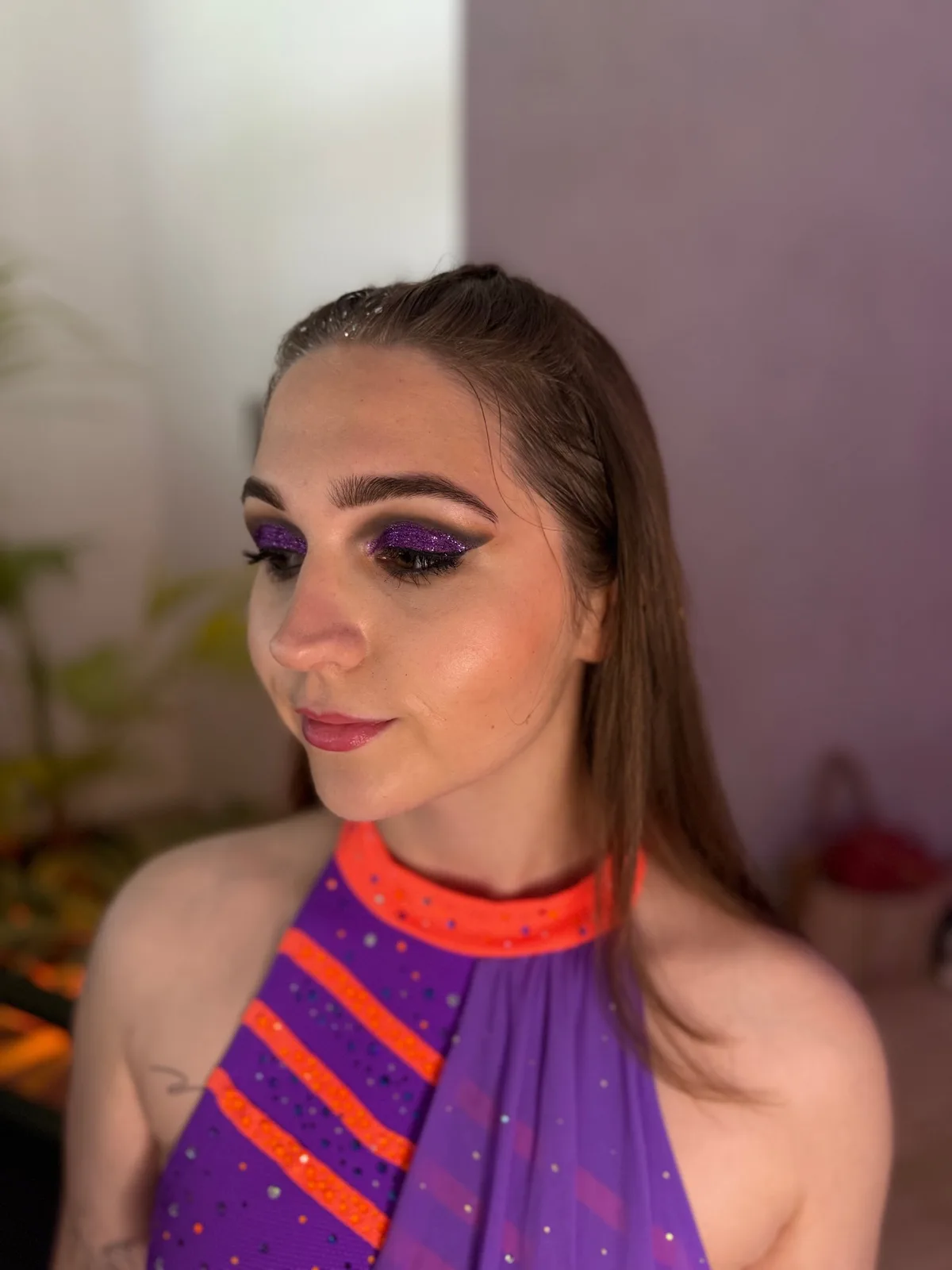 Catwalk-inspirierter Look mit kräftigen Farbkontrasten